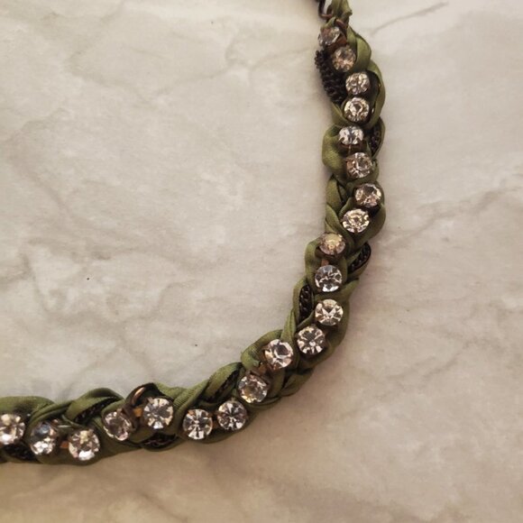 💚 J.Crew Olive Green Fabric Gunmetal Rhinestones Crystals Twisted Necklace 💚 - Picture 5 of 13
